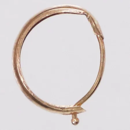 Örhänge, udda, 10mm, defekt, buckligt, 18K Vikt: 0,2 g