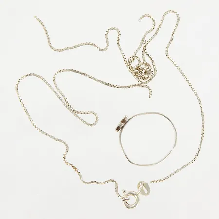 1 kedja och 1 ring, med defekter, 925/1000 Silver Vikt: 3 g