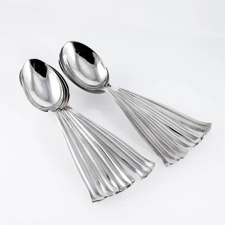 12 bordsskedar modell Birgitta i silver (830/1000). Längd 184 mm. Fint skick. MGAB. Vikt: 549,0g.