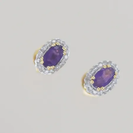 Ett par örhängen med diamanter 36x 0,01ct + ametist, höjd 3,8 mm, 18K Vikt: 1,5 g