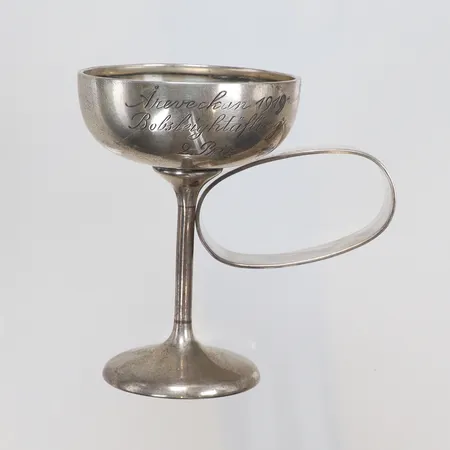 Sherryglas samt Servettring, gravyr silver 830/1000 Vikt: 46,5 g