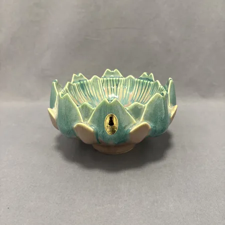 Skål Rosa Ljung kronärtskocka, höjd ca 10cm, etikettmärkt. OBS! Ändrad beskrivning! Vikt: 0 g Skickas med paket.