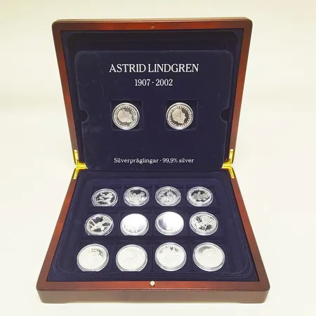 Myntsamling, 14st, Ø38,5mm, Astrid Lindgren 1907-2002, 999/1000 silver, träschatull, certifikat, Vikt: 376 g