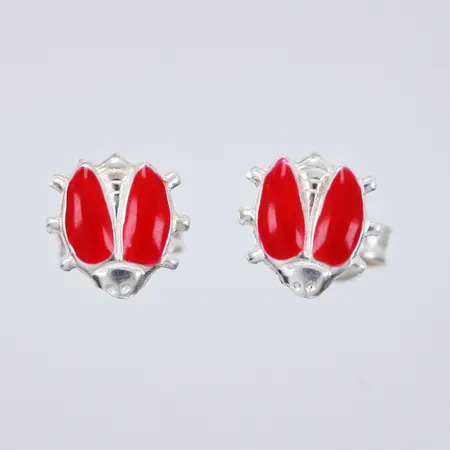 Ett par örhängen med nyckelpigor i emalj, Ø ca 5mm, 925/1000 silver Vikt: 0,5 g