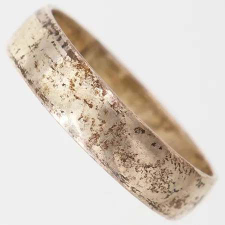 Ring, stl: 23½, bredd 6mm, silver 925/1000. Vikt: 4,6 g