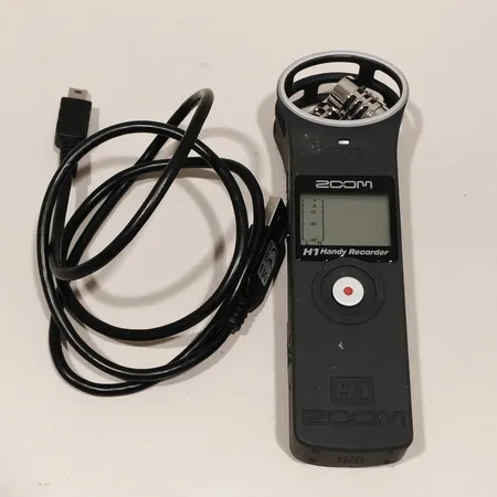 Kompakt inspelare, Zoom H1, handy recorder, serie nummer B71063527, med USB-sladd, fodral, ej testad, fläckar