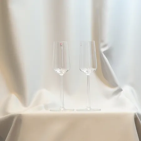Två Champagneglas, 21 cl, höjd 23cm, Iittala, Essence, design Alfredo Häberli Skickas med paket.