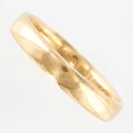 Ring slät, stl 19, bredd 3,5mm, gravyr, 18K Vikt: 4,1 g