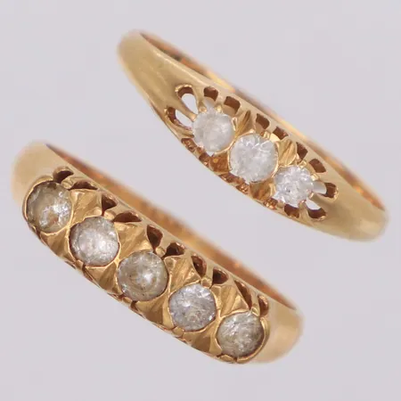 2 Ringar med vita stenar, slitage, nagg, 18K Vikt: 5,9 g