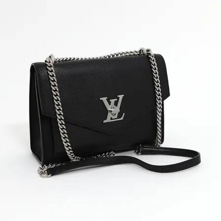 Väska Louis Vuitton Mylockme BB svart, modellnr: m51418, längd 22,5cm, höjd: 17cm, bredd 5cm, axelkedja i vitmetall, dustbag, låda, påse, kvitto från Louis Vuitton i Prag daterat 2024-04-28, lättare bruksslitage