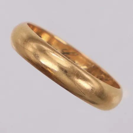 Ring, slät, stl 17½, gravyr, 18K, Vikt: 3,8 g