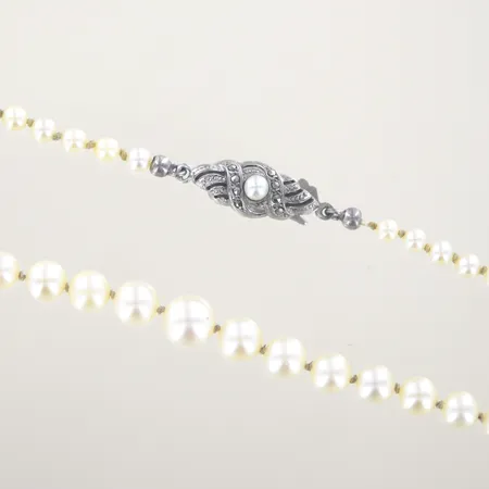 Pärlhalsband söttvatten, längd 54 cm, bredd 3,4-7 mm, silverlås 835/1000 Vikt: 14,9 g