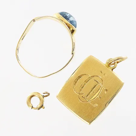 1 ring, 1 hänge, 1 lås, sten, defekt, gravyr, skevheter, 18K. Vikt: 6,3 g