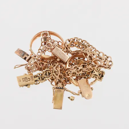 Trasigt guld,18k. Vikt: 20,5 g