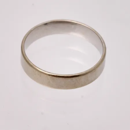 Defekt vitguld, 14K, vikt 4,22g.