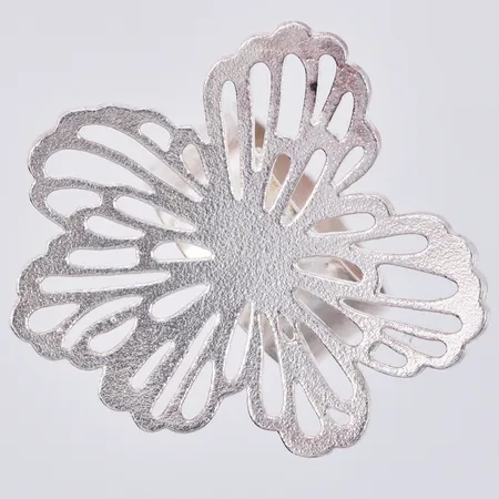 Ring Kalevala Amelia stl: ca 17½, bredd: ca 8-35mm, 925/1000 silver Vikt: 10,4 g