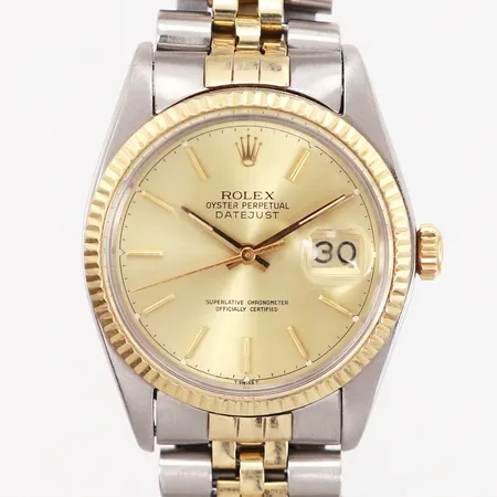 Herrur Rolex Datejust, stål/guld, Ø36mm, ref: 16013, snr: 5346582, cal. 3035, verknr: 0080805, jubileelänk, datum, repor på plexiglas, slapp länk, inga tillbehör Vikt: 0 g