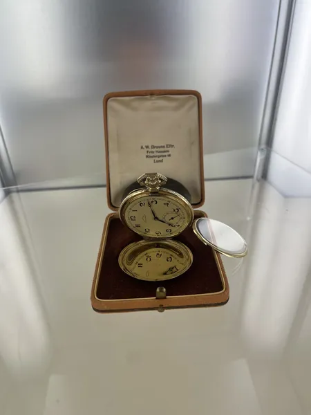 Fickur Eterna savonette, Chronomètre, diam 50 mm, löst glas, ask/original låda, inre boett guld, 14K, bv 72,4 gr