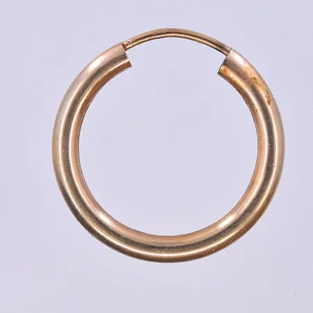 Ett separat örhänge, Ø15 mm, 18K. Vikt: 0,4 g