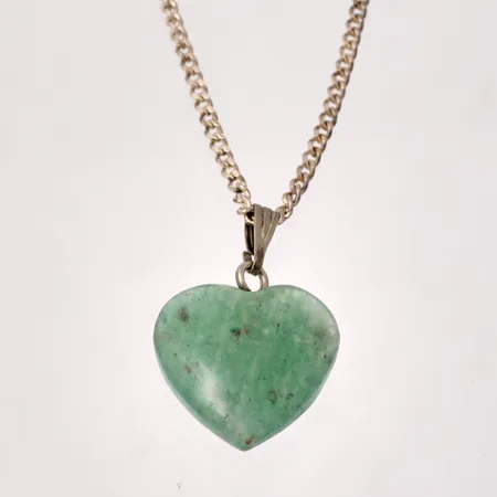 Hänge med kedja i silver, mått 4,6x22mm, 1st hjärtformad grön sten, mått 4,6x13,9mm, kedja, 42cm, Pansar, bredd 1,6mm, 925/1000, vikt 4,2g.