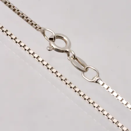 Kedja i silver, 49,5cm, Venezia, bredd 1,1mm, 925/1000, tillverkad av Svedbom c/o AB, vikt 3,86g.