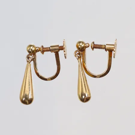 Ett par Örhängen, droppformade, längd 17mm, skruvlås, 18K Vikt: 2,1 g