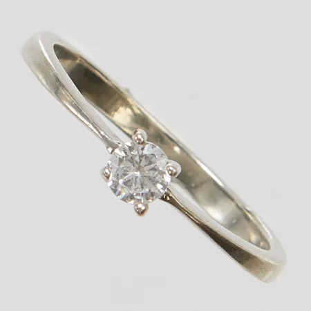 Ring, vit sten, stl 18, 925/1000 silver Vikt: 1,9 g