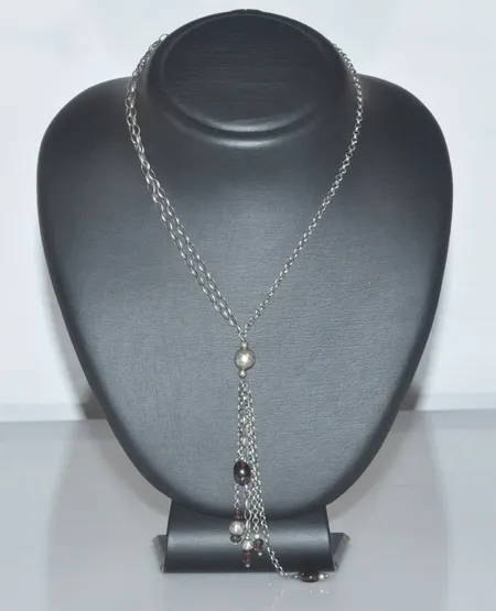 Halsdeja Helenaz / Avi Soffer , längd 42 cm , hängets längd 13cm , örhängets längd 6cm , silver 925/1000 Vikt: 23 g