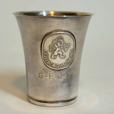Pokal/bägare med gulddoublé, 52mm, gravyr, 830/1000 silver Vikt: 25,7 g