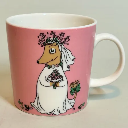 Mugg Mumin från Arabia Såsdjuret från serien Muminpappans memoarer, på finska Sosuli 2011-2019, höjd 8 cm Ø8,5cm, rymmer 0,3l