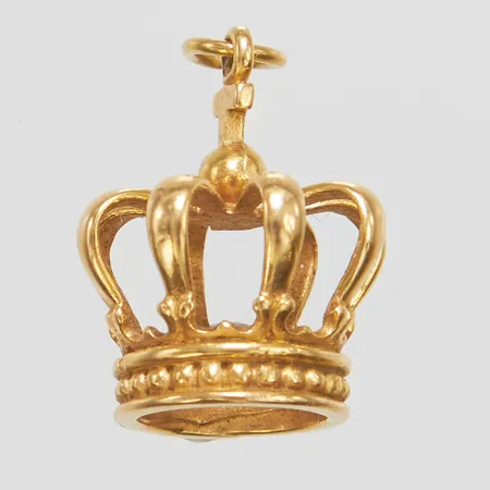 Hänge, krona, längd inkl ögla 22mm, bredd 14,5mm, ostämplad, 18K Vikt: 3,8 g