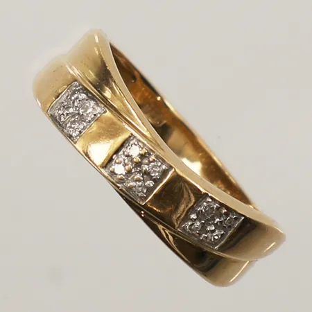 Ring, diamanter 12xca0,005ct, stl 17, bredd 2,6-6,2mm, GHA, 18K Vikt: 4 g