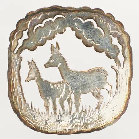 Genombruten figurativ dekor, från okänt ursprungsföremål, silver Vikt: 10,4 g