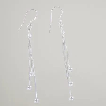 Ett par örhängen, längd 7 cm, Silver 925/1000 Vikt: 2,6 g