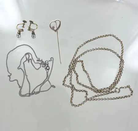 Halskedja silver 3,2 gr div bijouteri  Vikt: 3,2 g