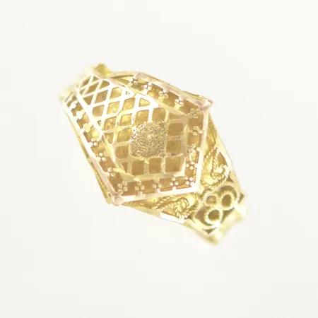 Ring, Ø 19 mm, höjd 11,8 mm, lite ojämn skena, 21K Vikt: 2,4 g