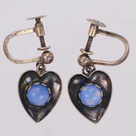 Ett par örhängen med blå stenar, hjärtan, 28x12mm, 830/1000 silver Vikt: 3,8 g
