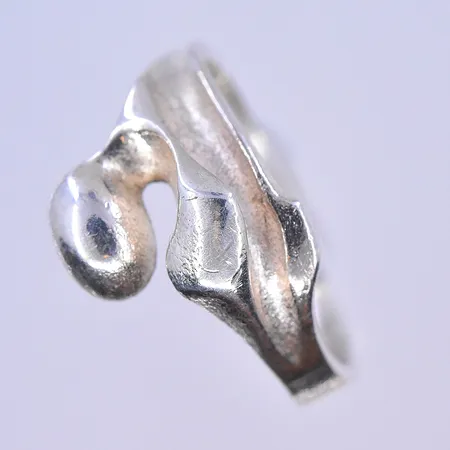 Ring, Lapponia, stl 17½, bredd 4-13 mm, silver 925/1000. Vikt: 3,5 g