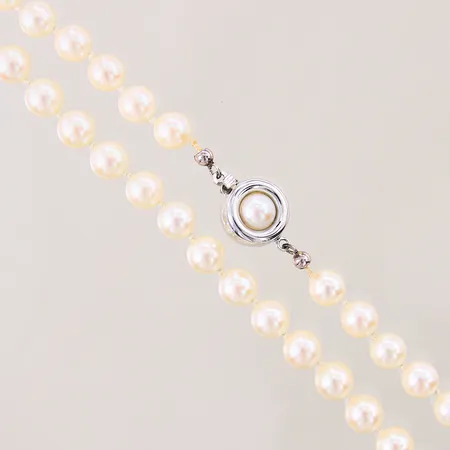 Pärlcollier med odlade saltvattenpärlor, längd 51cm, bredd 7mm, lås i vitguld, 18K, bruttovikt: 33,7g Vikt: 0 g