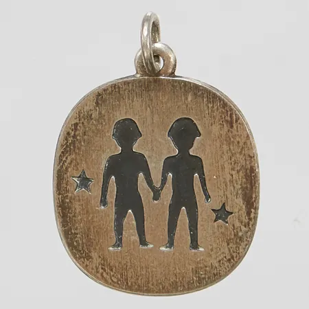 Hänge, tvillingarna, längd 26mm, bredd 19mm, 830/1000 silver Vikt: 3,9 g