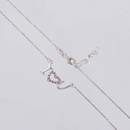 Collier med stenar längd: ca 42-45cm bredd: ca 1-10mm, 925/1000 silver Vikt: 3,2 g