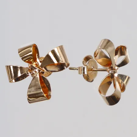 Ett par Örhängen "rosetter", 10x13mm, ANA (Nordiska Affineriet) 18K Vikt: 1,9 g