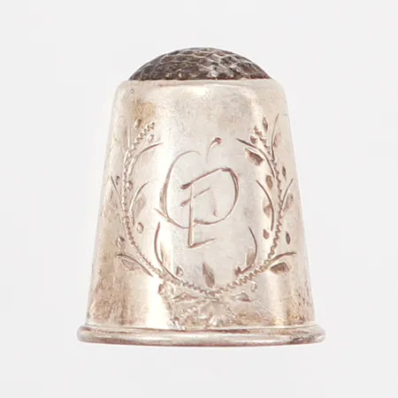 Fingerborg med monogram, höjd: 20mm, silver 830/1000 Vikt: 2,3 g