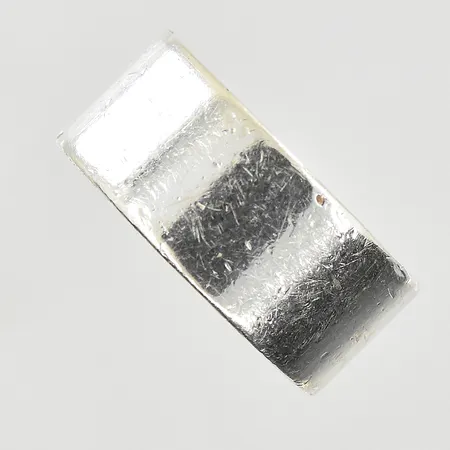 Ring Guldfynd, stl 16¾, bredd 9 mm, repig, 925/1000 silver. Vikt: 9,6 g