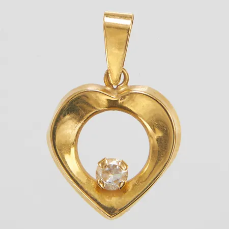 Hänge, hjärta, vit sten, längd inkl ögla 23,8mm, bredd 15mm, 18K Vikt: 0,9 g