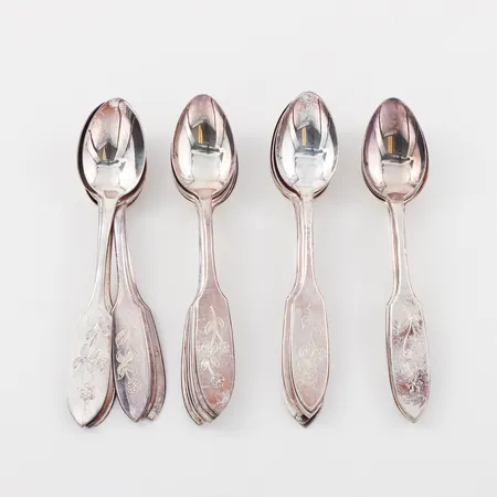 Skedar 12+12 st, längd ca 12 cm,silver. Vikt: 357,5 g