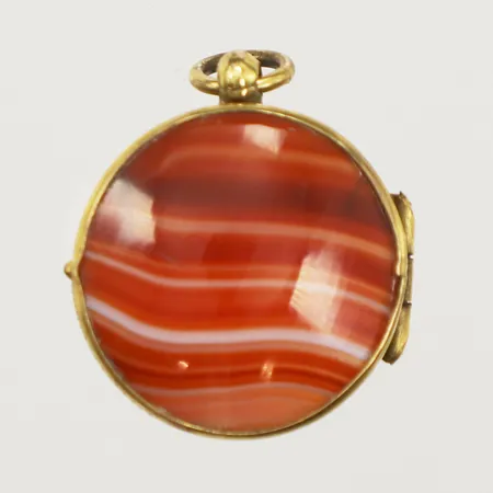 Hänge medaljong, bandagat, infattat i gulmetall Vikt: 0 g