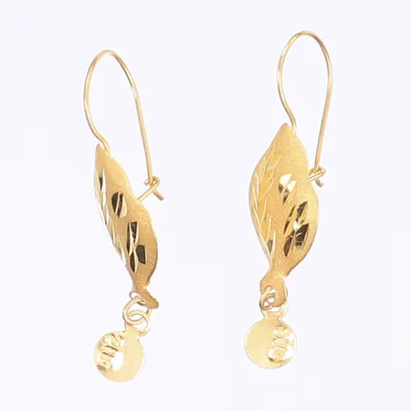 Ett par örhängen, längd 30mm, bredd 10mm, 21K Vikt: 0,9 g