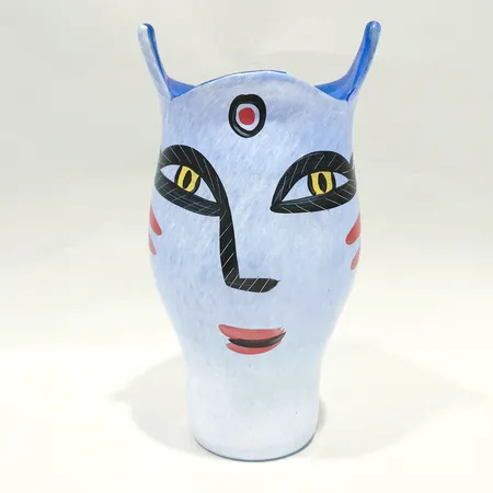 Vas Open Minds, Ulrica Hydman-Vallien, Kosta Boda, höjd ca 26cm, handmålad, signerad, numrerad 48744, etikettmärkt Skickas med postpaket.