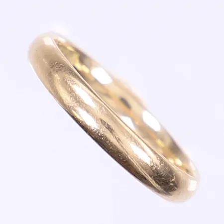 Ring, slät, stl 19¼, bredd 3mm, gravyr, 18K Vikt: 4,1 g